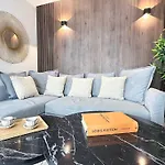 Stylish & Chic Duplex Near Eiffel Tower Παρίσι