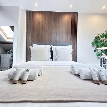 Apartament Stylish & Chic Duplex Near Eiffel Tower *