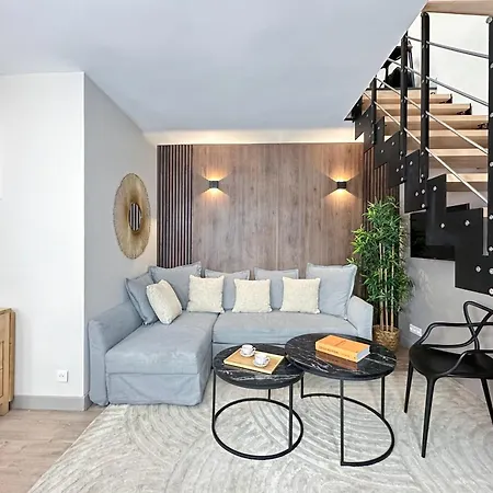 Stylish & Chic Duplex Near Eiffel Tower * 巴黎
