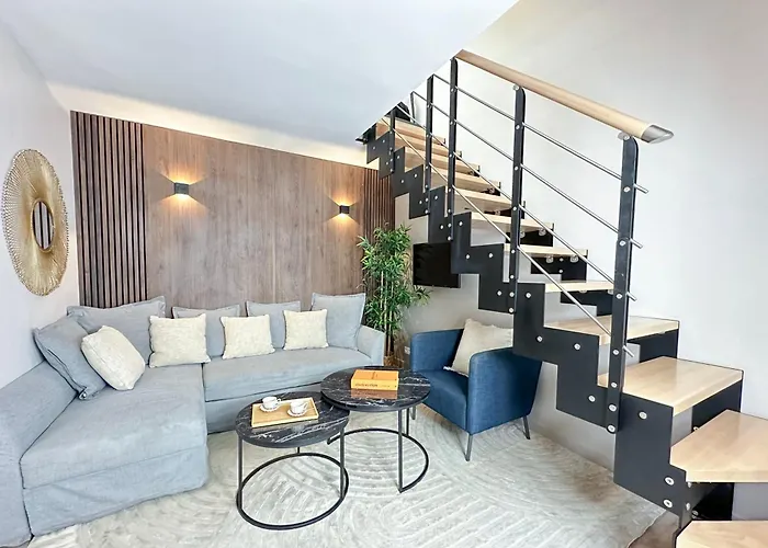 Stylish & Chic Duplex Near Eiffel Tower * 巴黎