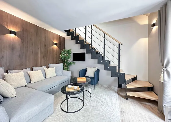 Stylish & Chic Duplex Near Eiffel Tower Διαμέρισμα *