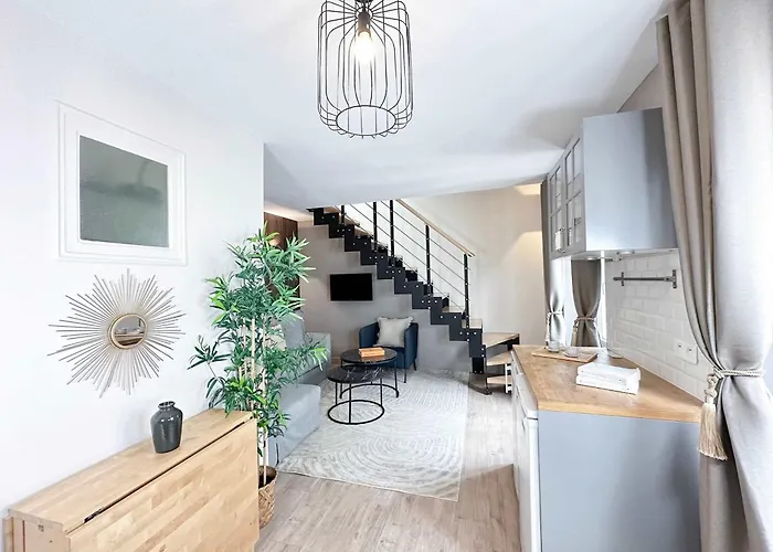 Stylish & Chic Duplex Near Eiffel Tower *