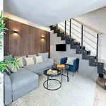 Апартаменты Stylish & Chic Duplex Near Eiffel Tower Париж