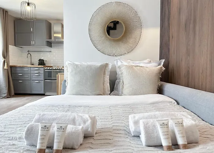Stylish & Chic Duplex Near Eiffel Tower דירה