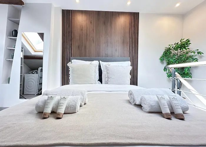 דירה Stylish & Chic Duplex Near Eiffel Tower *